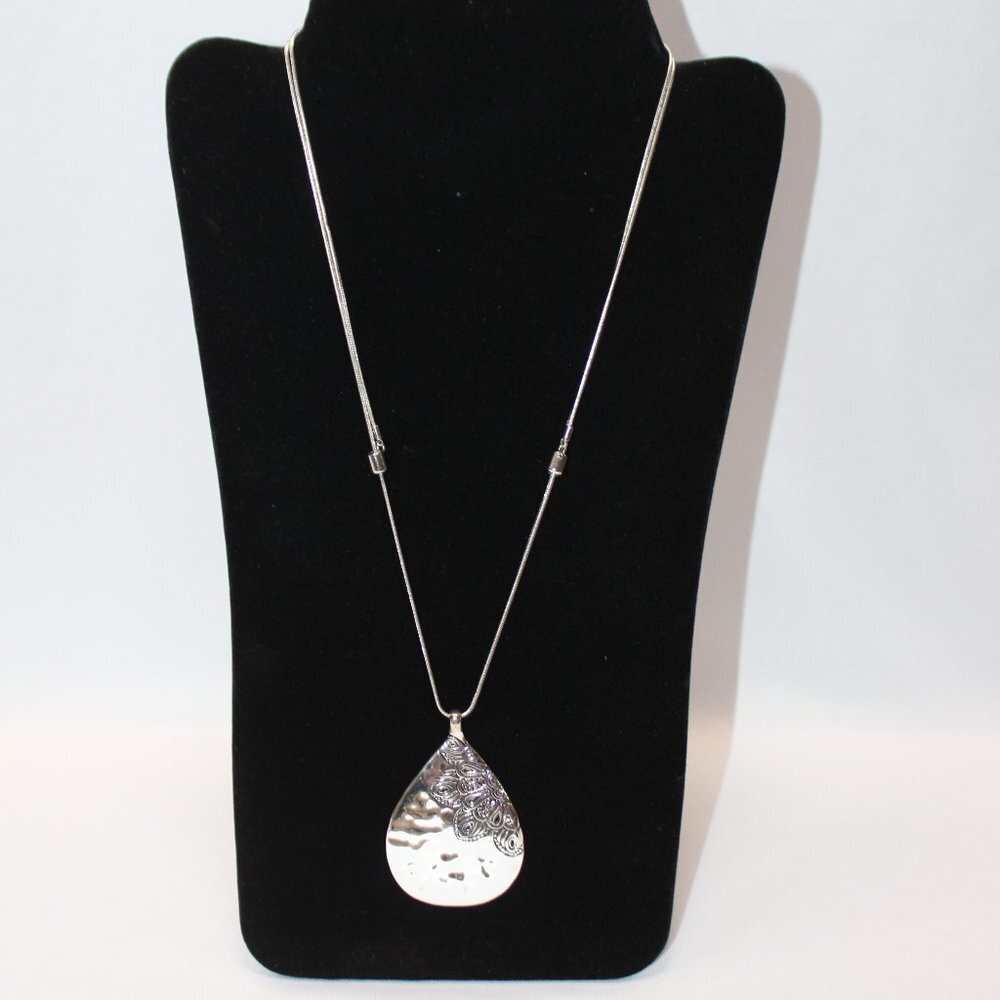 Silver Teardrop Medalion Adjustable Necklace with Floral Accent